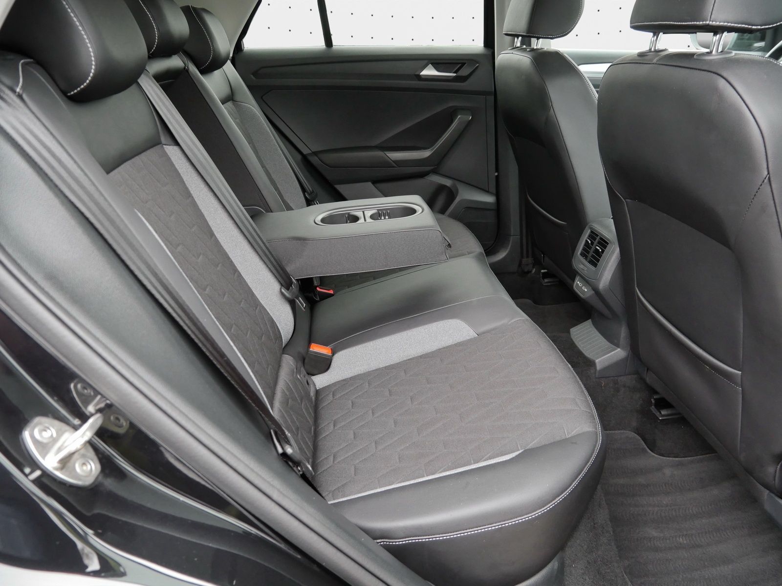 Volkswagen T-Roc - Bild 16
