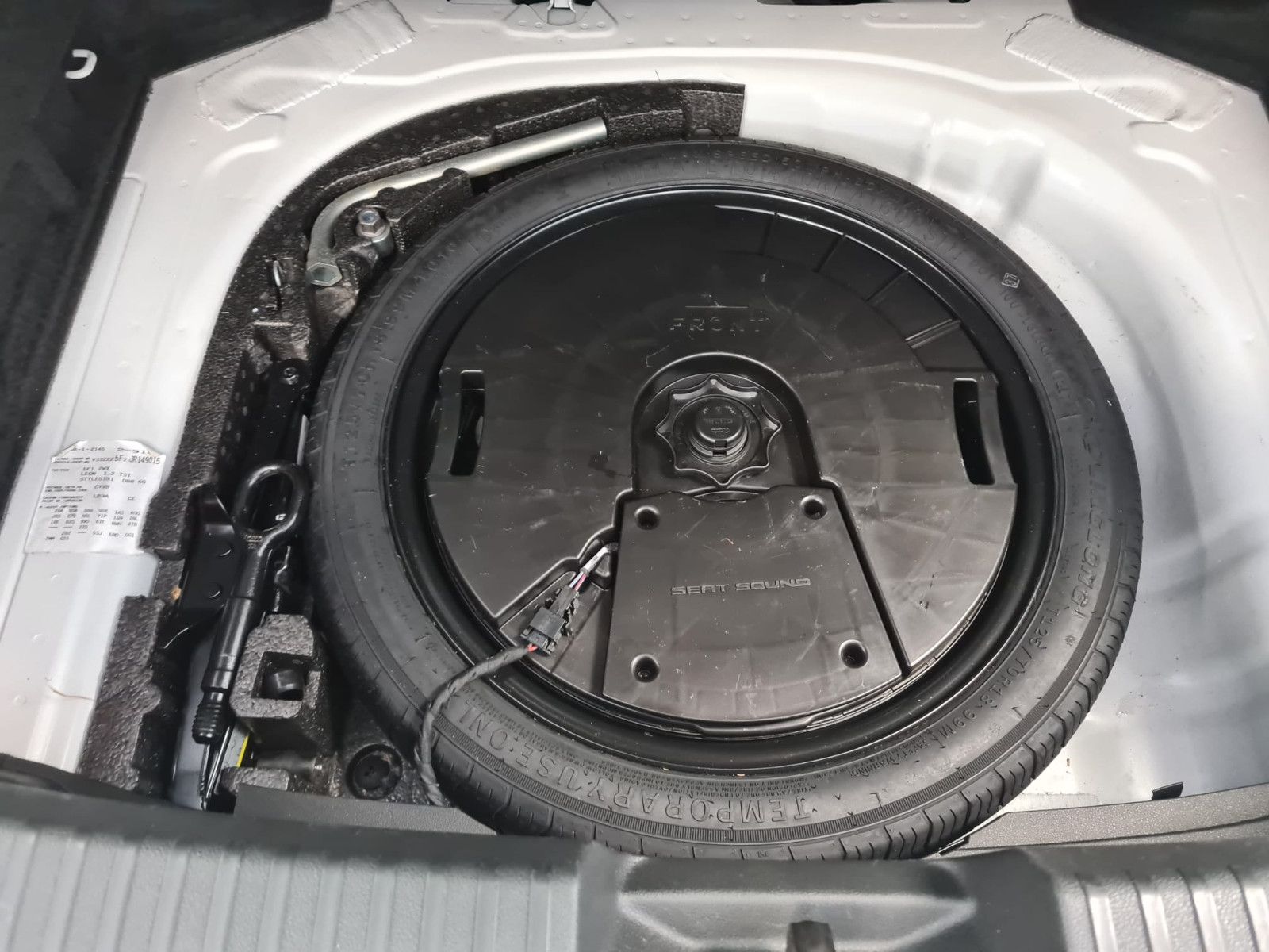 Fahrzeugabbildung SEAT Leon Style / 1. HAND / SCHEKCHEFT / GARANTIE