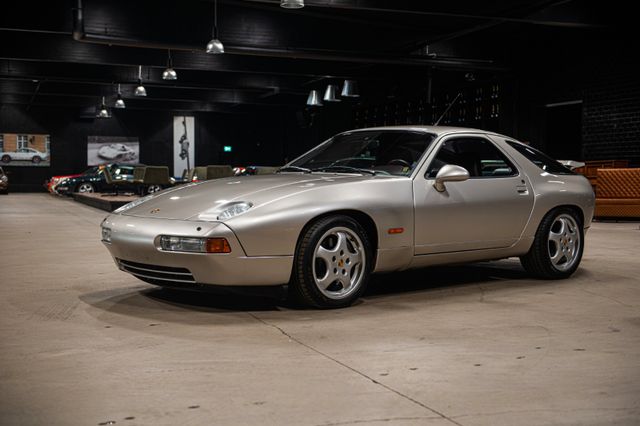 Porsche 928 GTS Auto