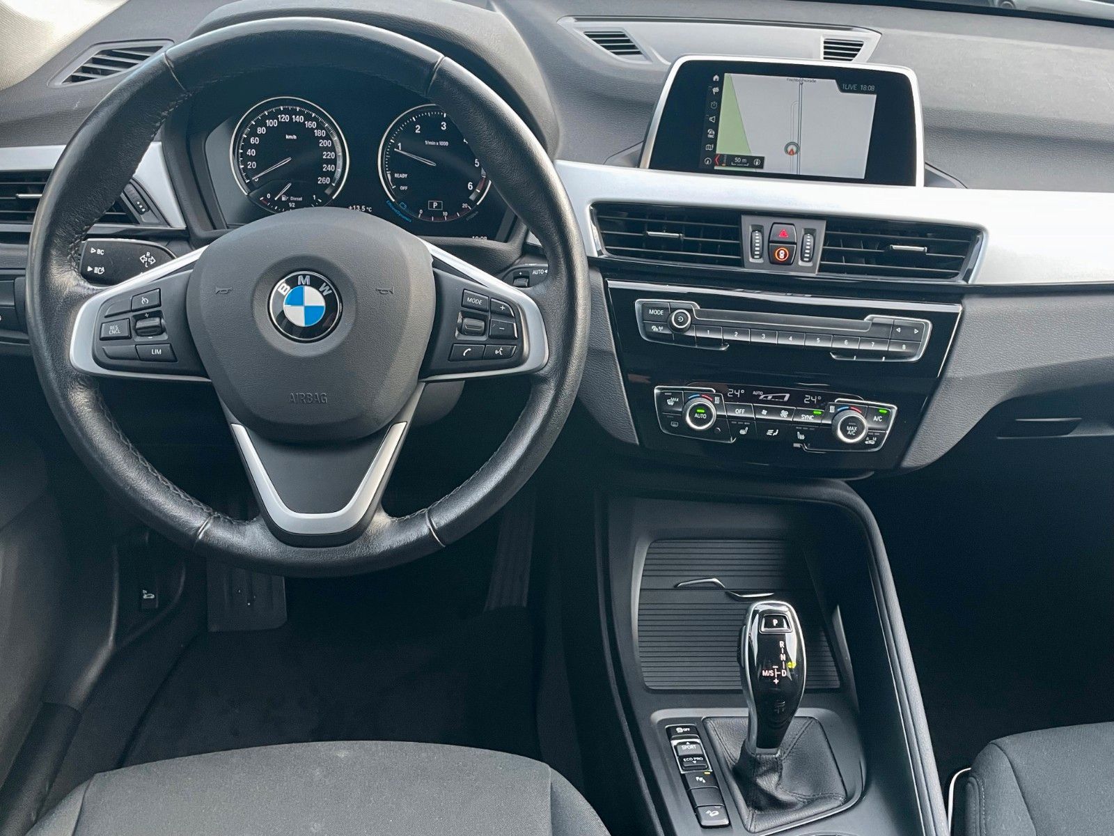 Fahrzeugabbildung BMW X1 xDrive20d Aut. Navi Kamera Lenkradhzg SPORTLE