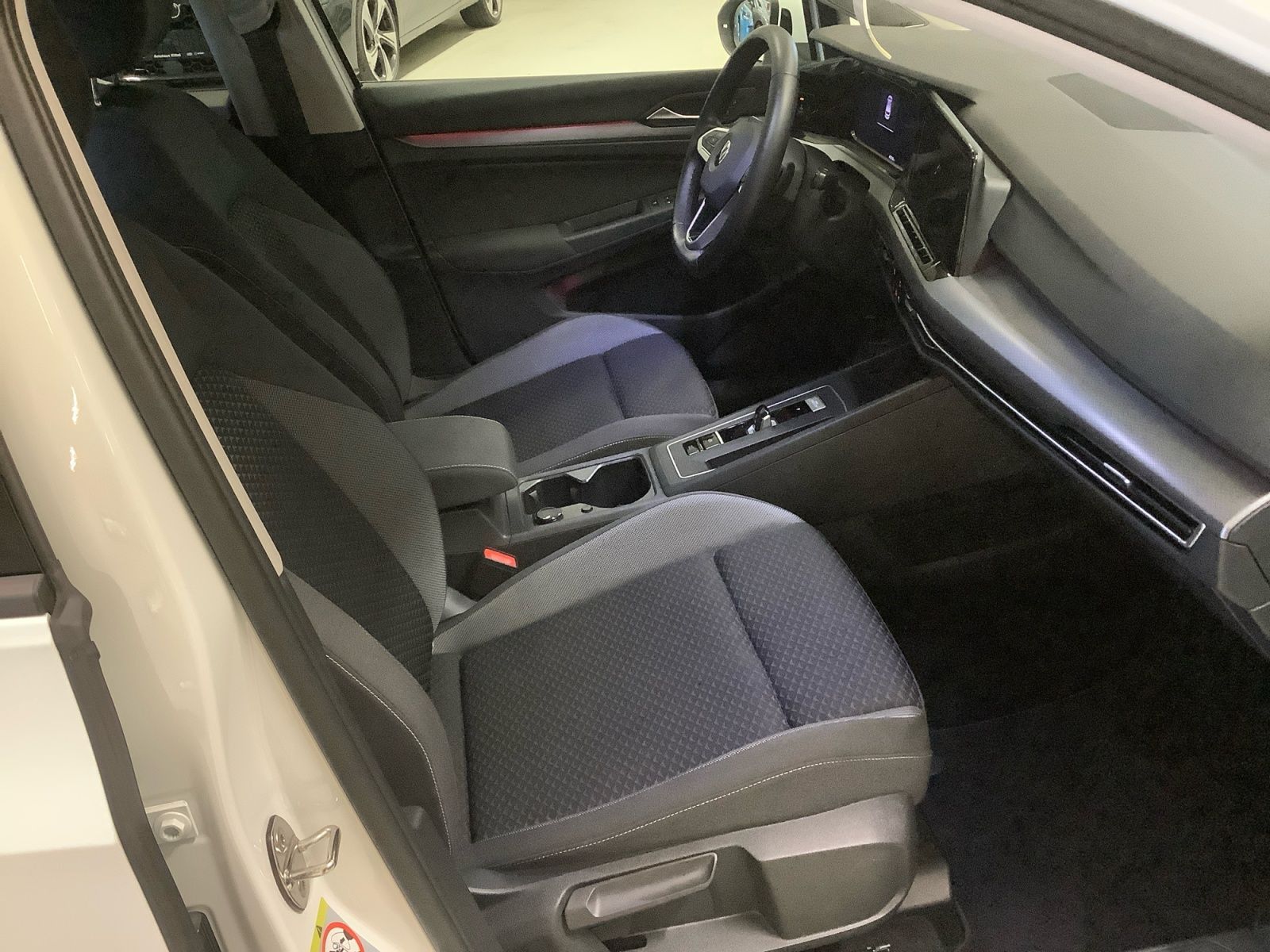 Golf Active 1,5 l eTSI 96 kW DSG Matrix, STH,