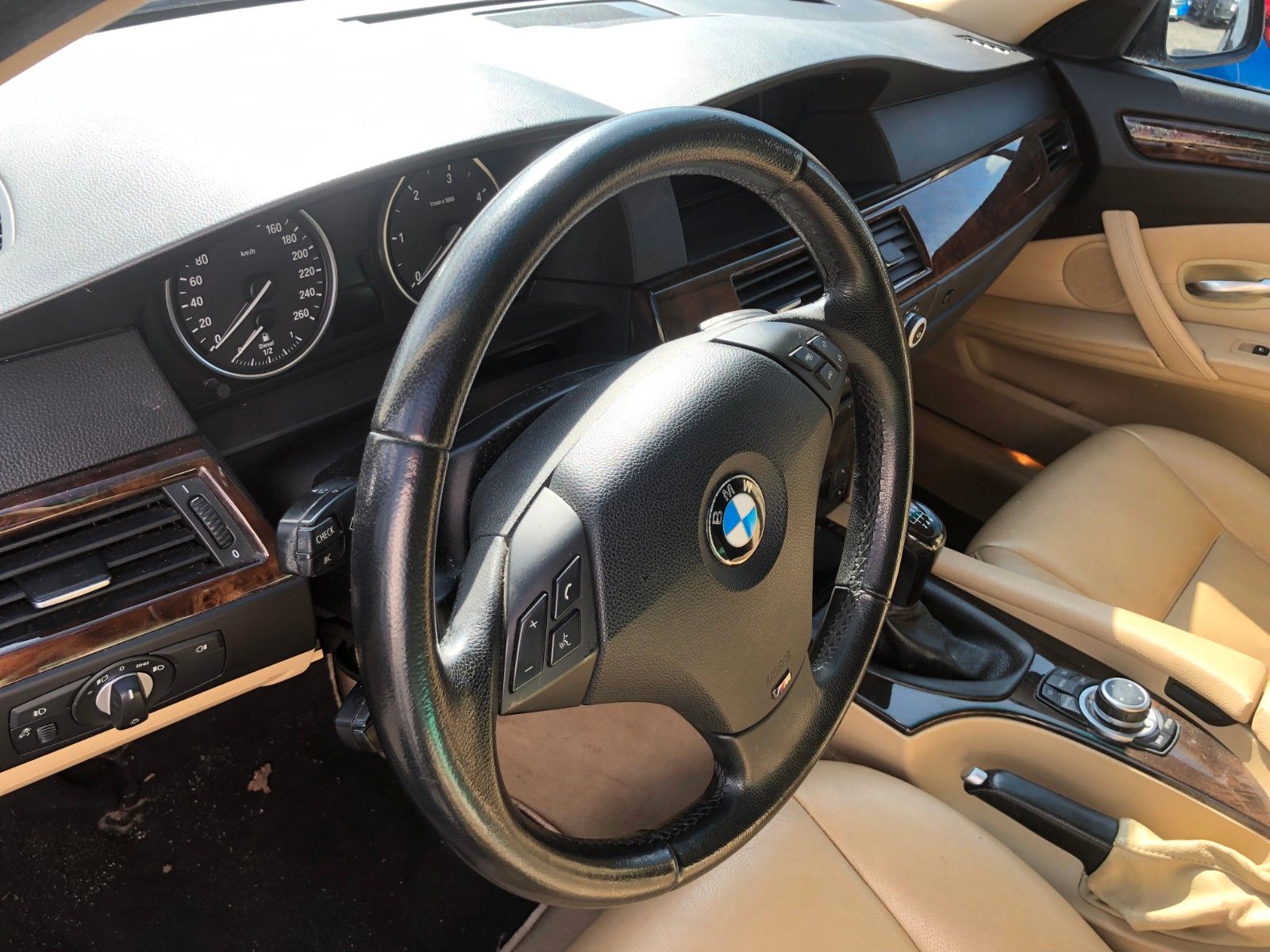 Fahrzeugabbildung BMW 525 Touring Shadow-Line