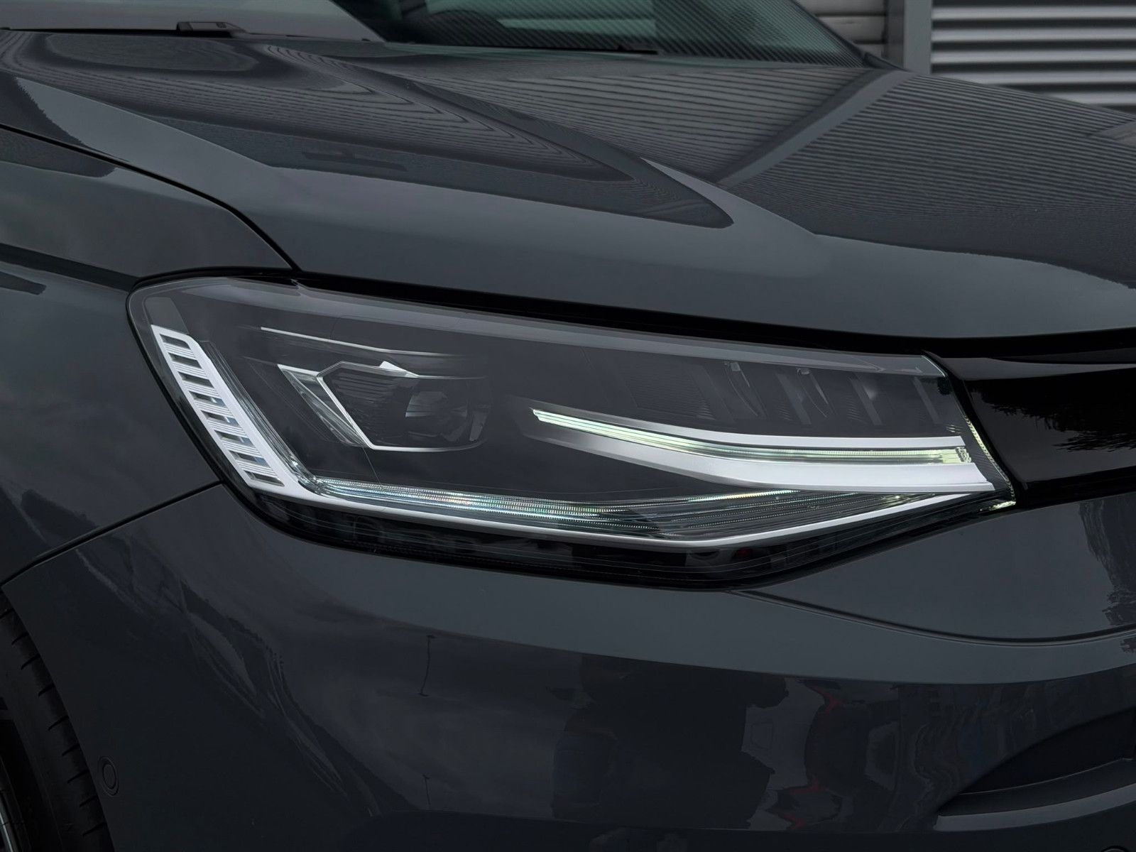 Fahrzeugabbildung Volkswagen Caddy TSI eHybrid DSG ACC LED SHZ AHK-vorb. BLIS