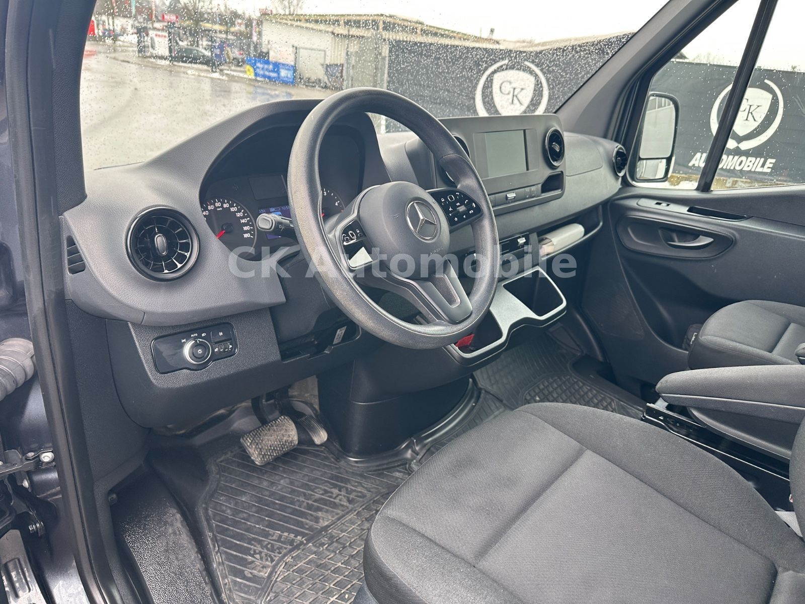 Fahrzeugabbildung Mercedes-Benz Sprinter III Mixto 319CDI V6 RWD /Autom./5 Sitze