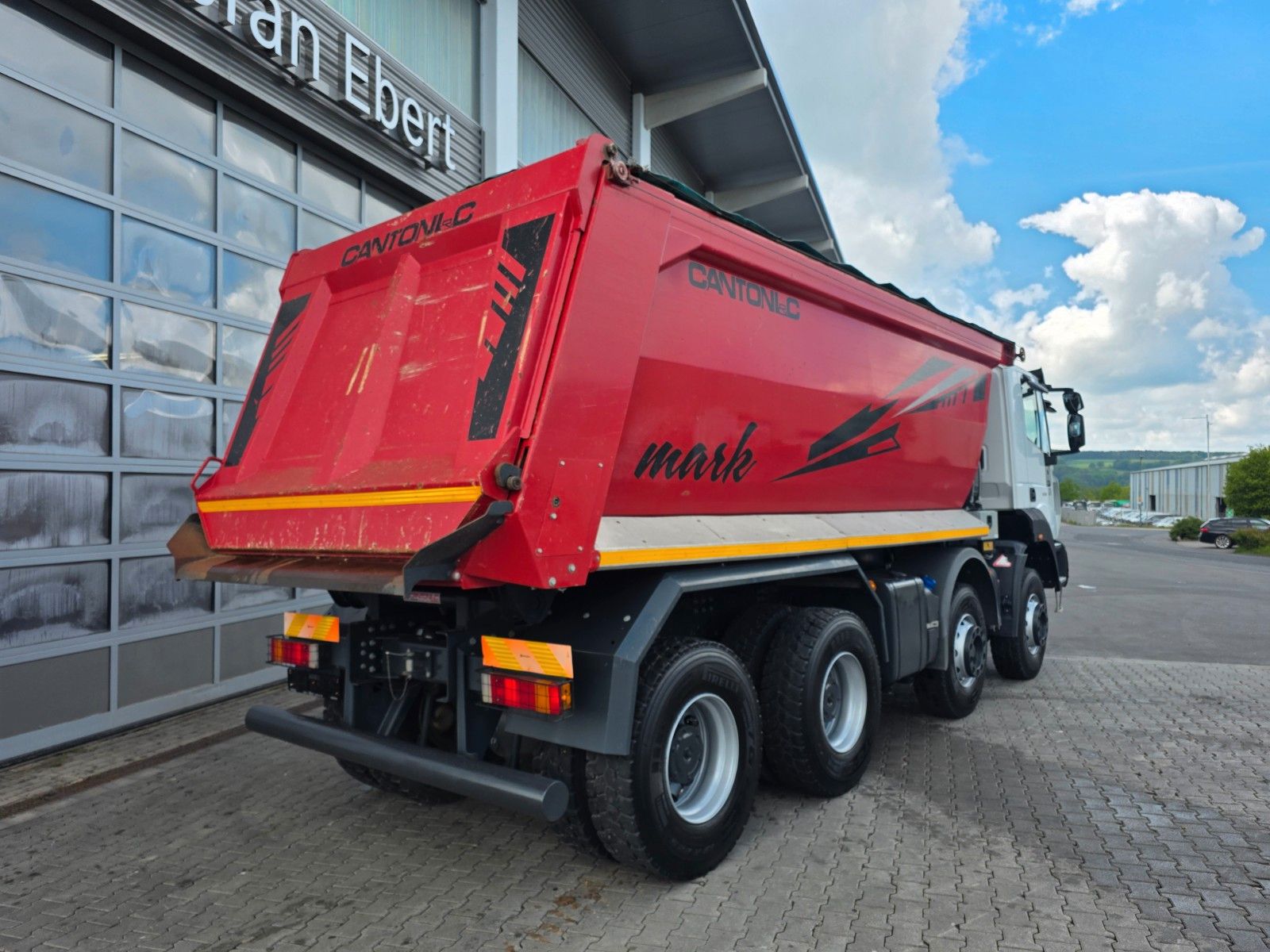 Fahrzeugabbildung Iveco Astra HD9 84.50-80 8x4 Muldenkipper Schalter