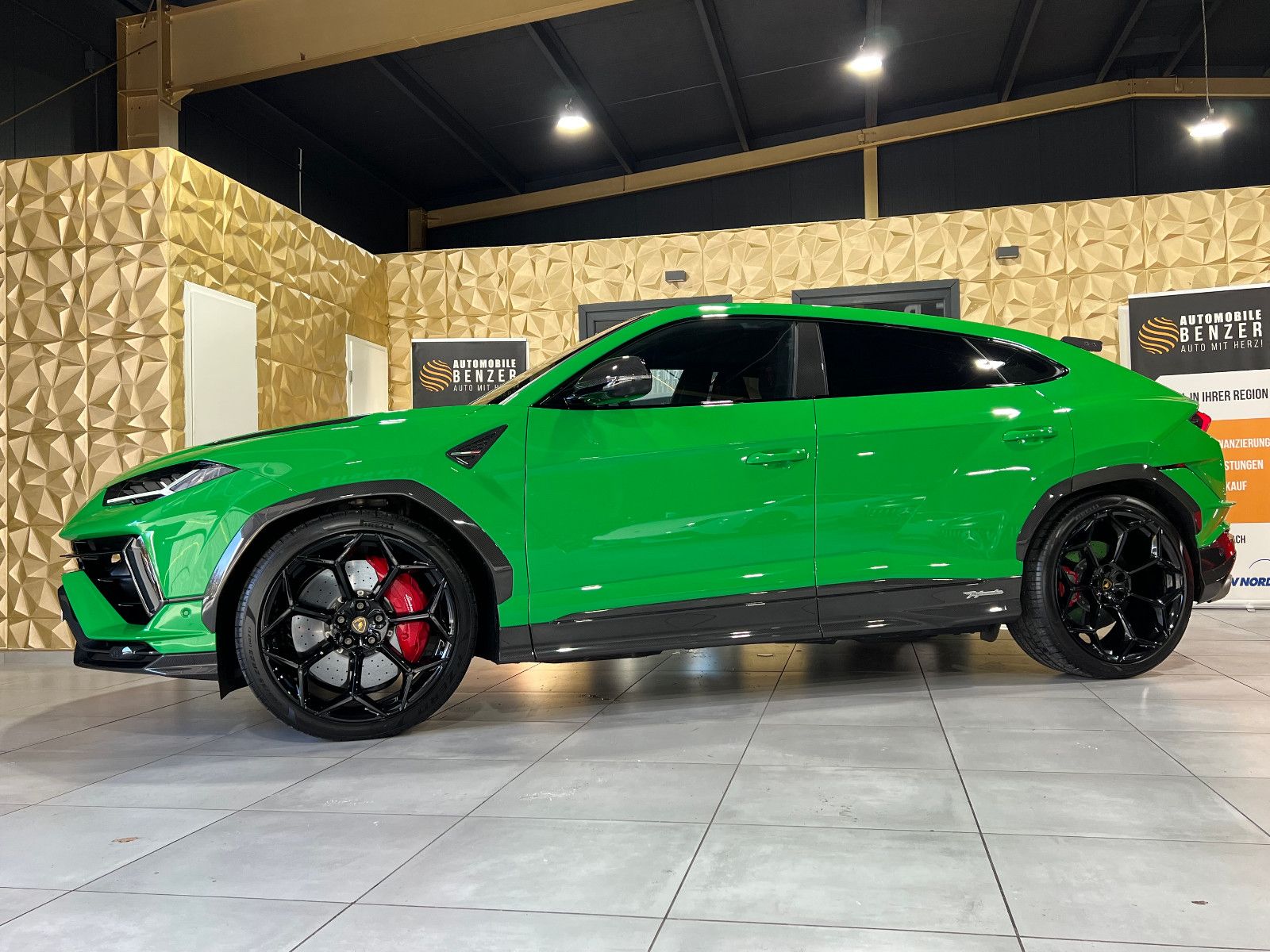 Fahrzeugabbildung Lamborghini Urus 4.0 V8 Performante/CARBON/3-D B&O/4-SEAT/