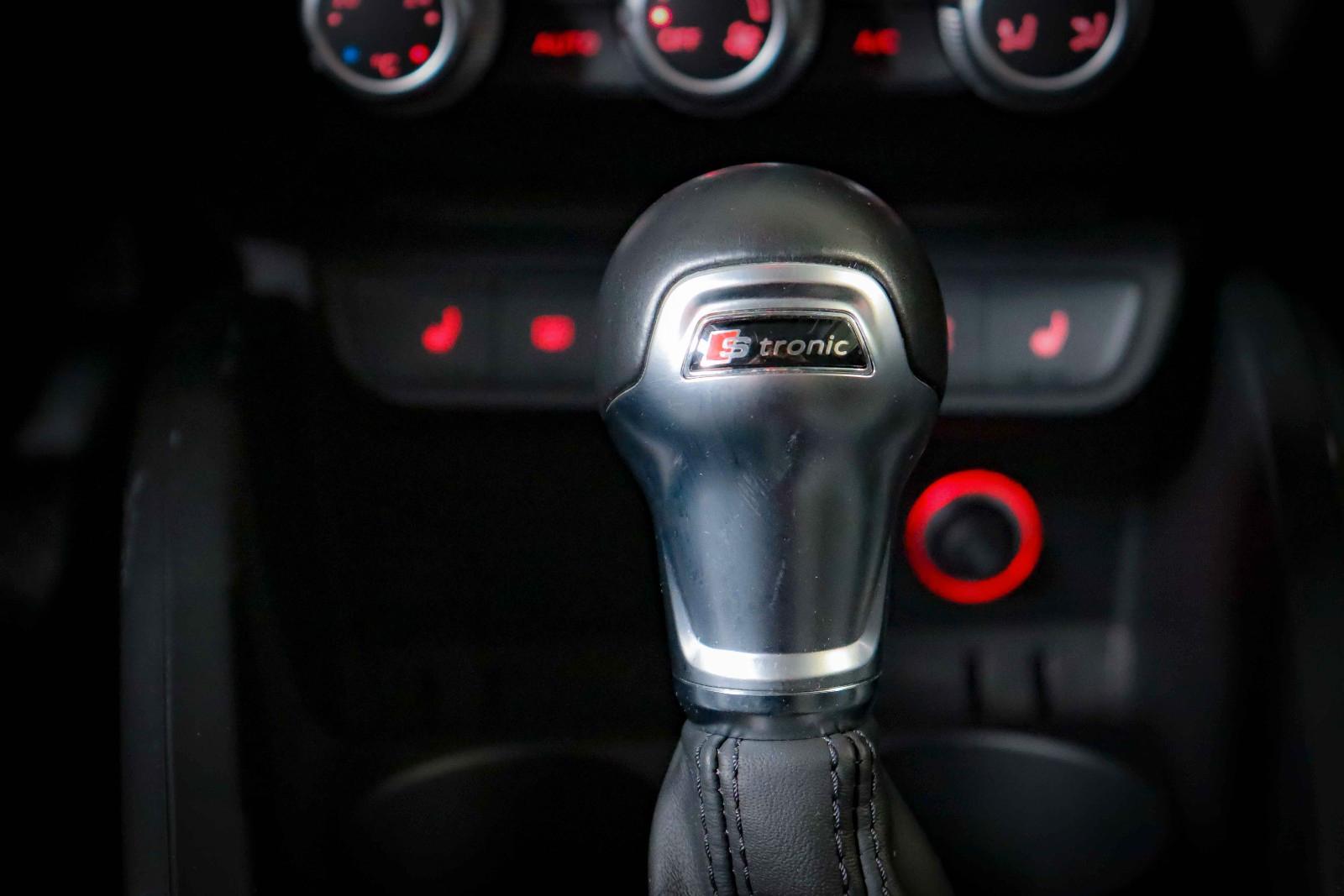 Audi A1 Sport Automatik S LINE*PANORAMA*NAVI*KEYLESS