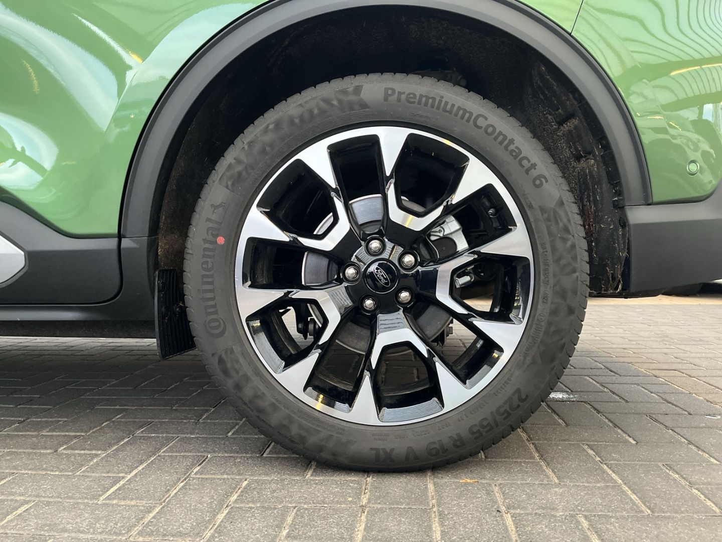 Fahrzeugabbildung Ford Kuga Active X FHEV Allrad Navi digitales Cockpit