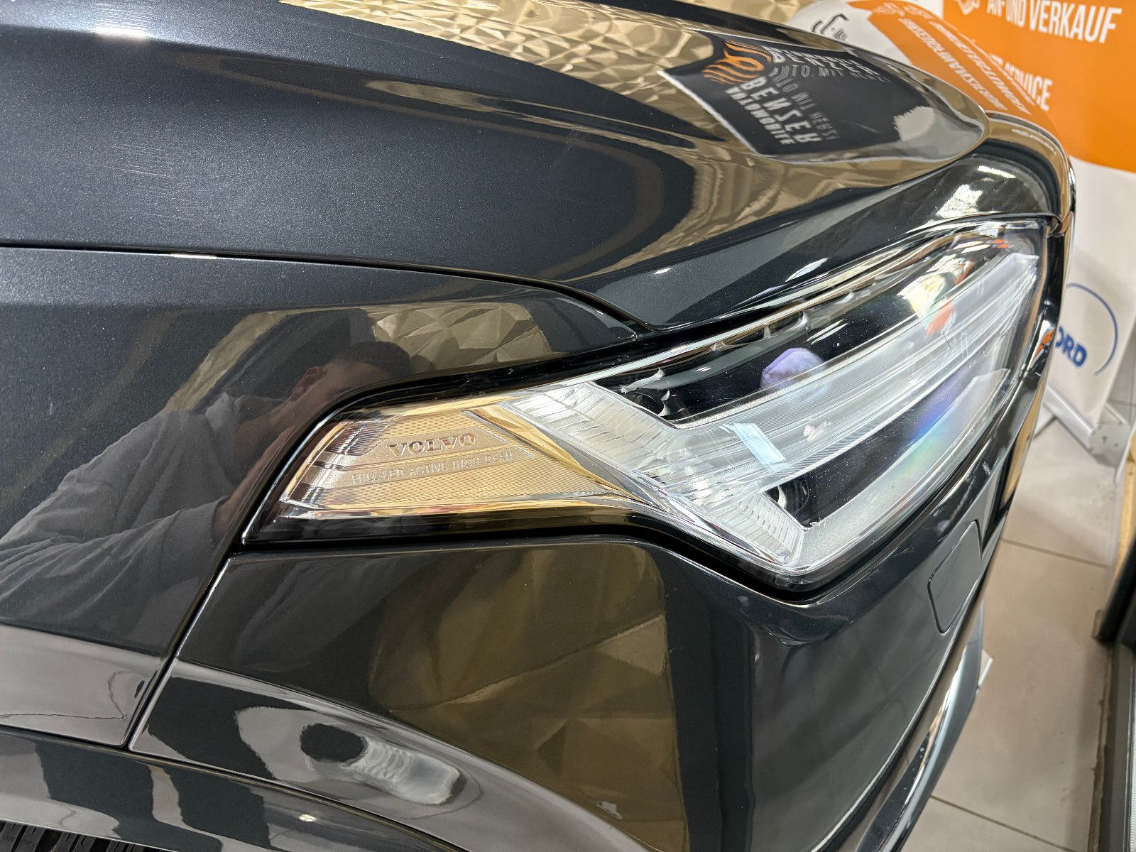 Fahrzeugabbildung Volvo XC90 Momentum AWD/NAVI/KAMERA/APPLE/KLIMA/SHZ