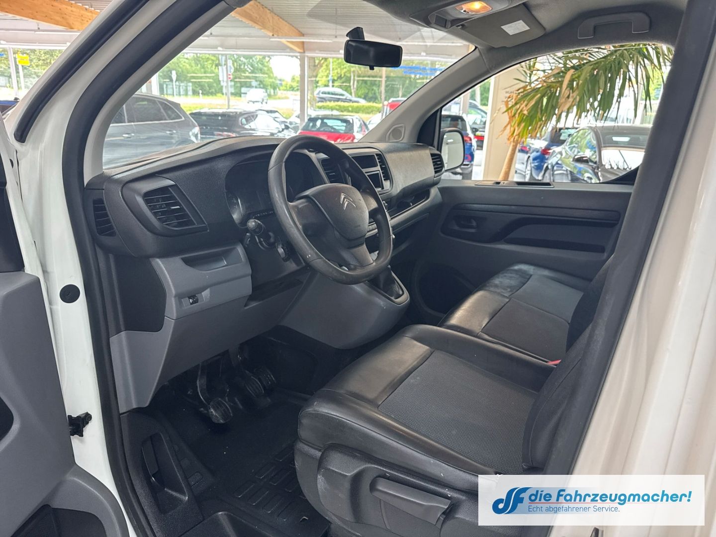 Fahrzeugabbildung Citroën Jumpy Kasten Profi XS 1.6 BlueHDi 115 FAP *EXPOR