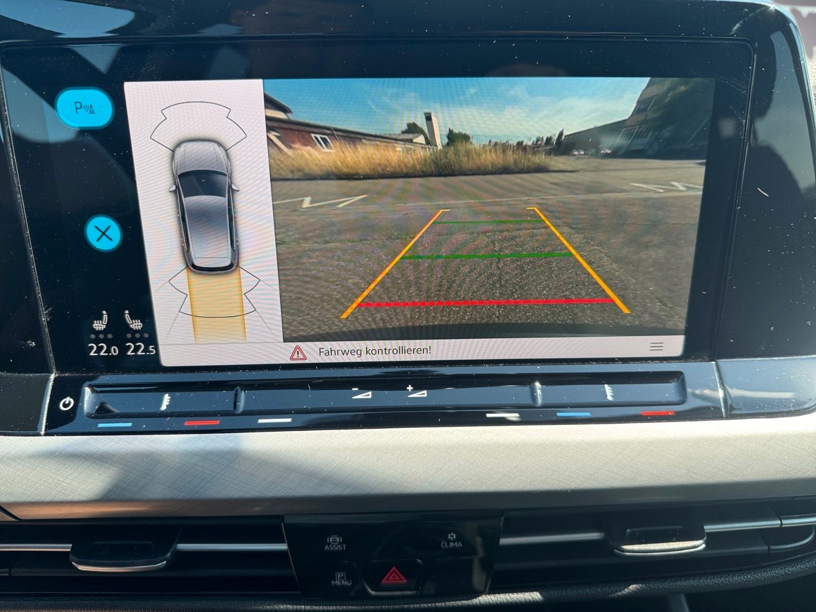 Fahrzeugabbildung Volkswagen Golf VIII Lim. Life 1.0 eTSI