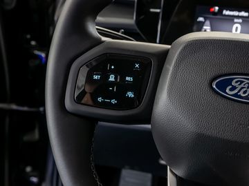 Ford Explorer AWD Assistentpaket Massagesitz Kamera