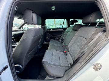 Volkswagen Passat Variant - 10