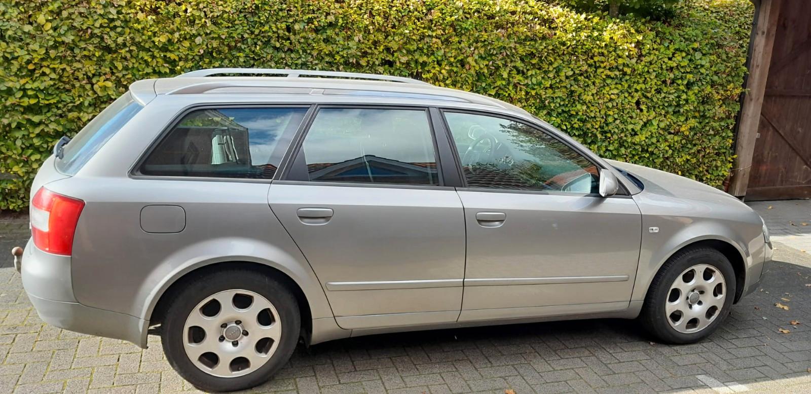 Audi A4 2004 — photo 6