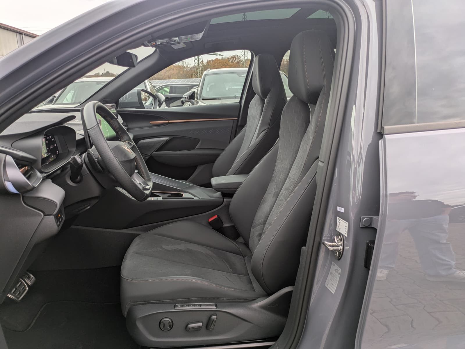 Fahrzeugabbildung CUPRA Terramar 2.0 TSI 4D VZ HUD*MATRIX*PANO*DCC*20"