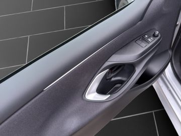 Toyota Yaris - 12
