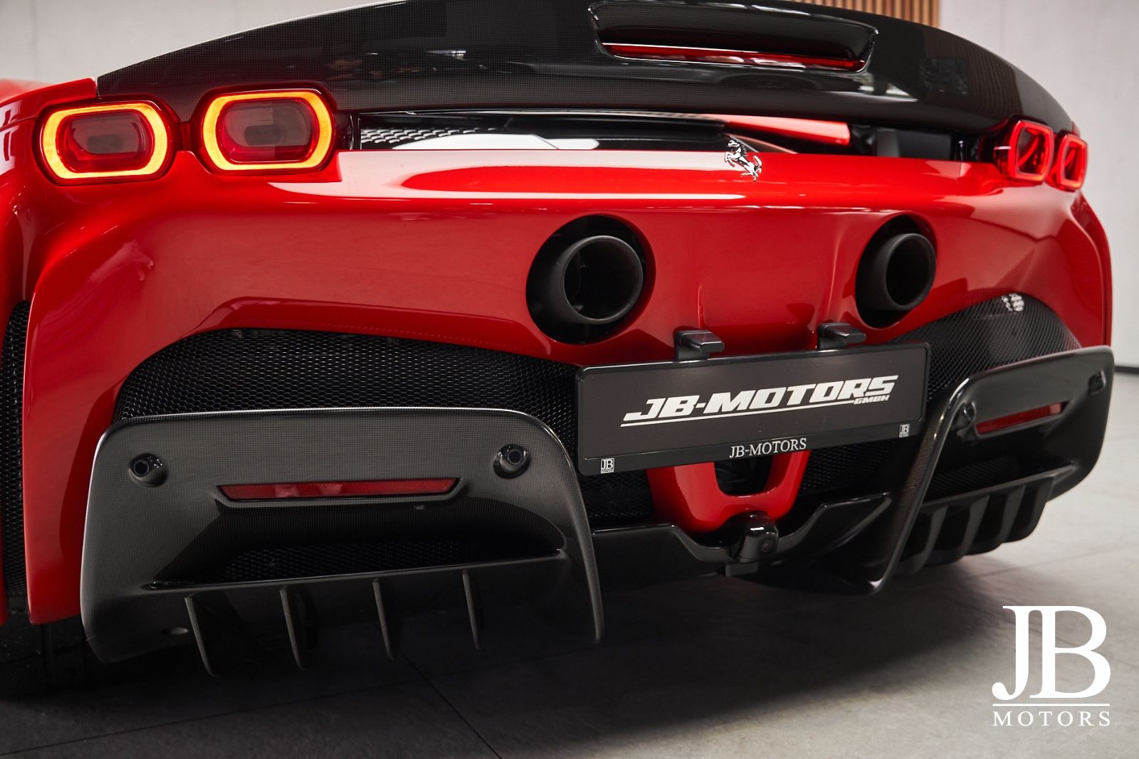 Fahrzeugabbildung Ferrari SF90 Stradale Full Carbon Lift Racing Seats JBL