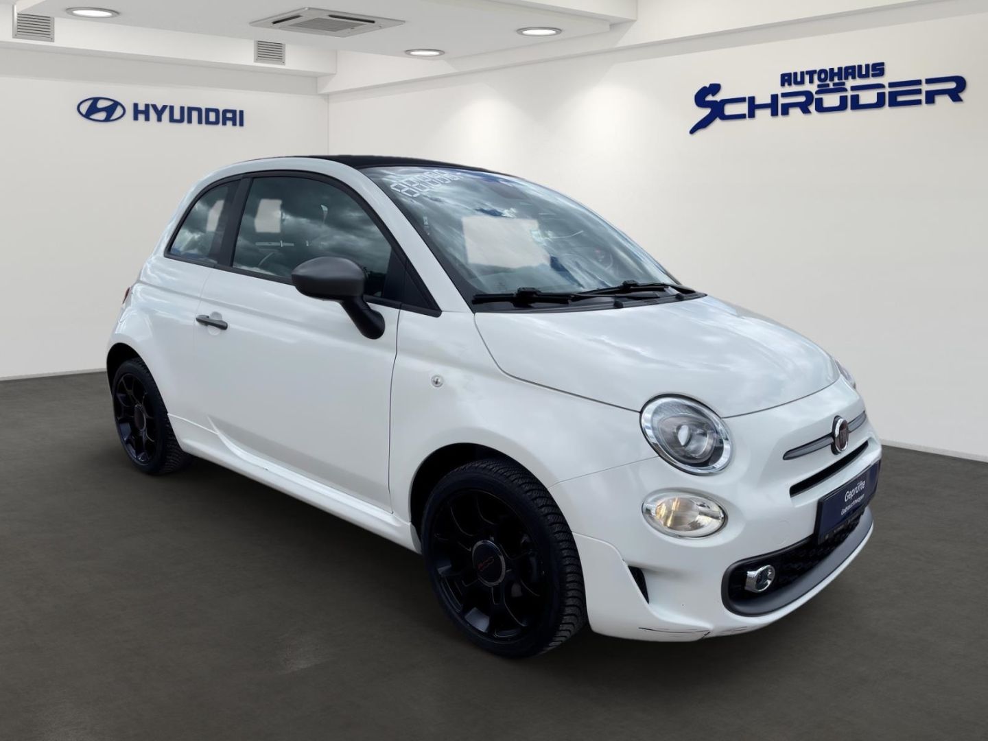 Fahrzeugabbildung Fiat 500 1.2 Cabrio Allwetterreifen Apple CarPlay Par