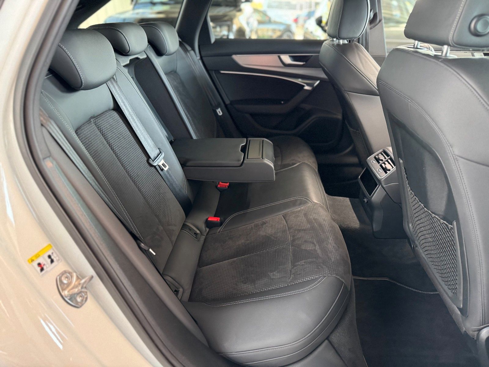 Fahrzeugabbildung Audi S6 Avant 3.0 TDI quattro "PANO Matrix-LED LM 20"