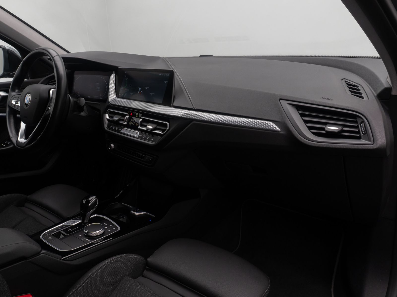 Fahrzeugabbildung BMW 118i Sport Line DAB CockPitPr PDC Fernlichtassis