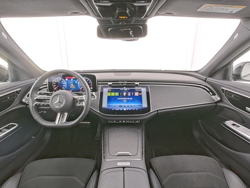 Fahrzeugabbildung Mercedes-Benz E 200 AMG*Totwinkel*Kamera*LED*19"*MBUX*CarPlay