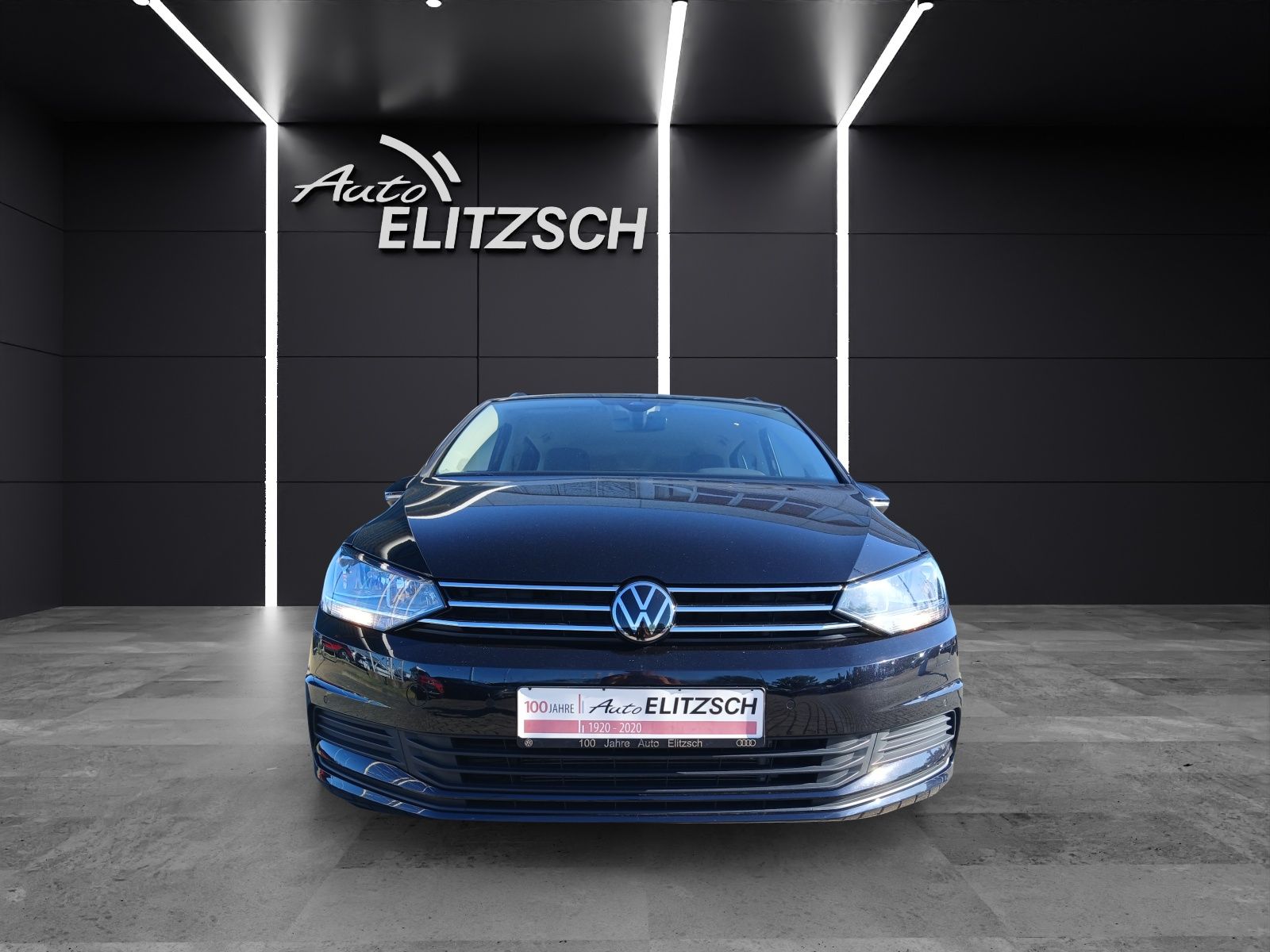 Fahrzeugabbildung Volkswagen Touran TSI Comfortline 7-Si Navi AID ACC PDC SH