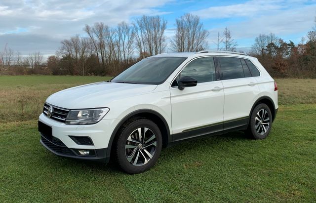 Volkswagen Tiguan 2.0 TDI " ACC / Side assist / AHK