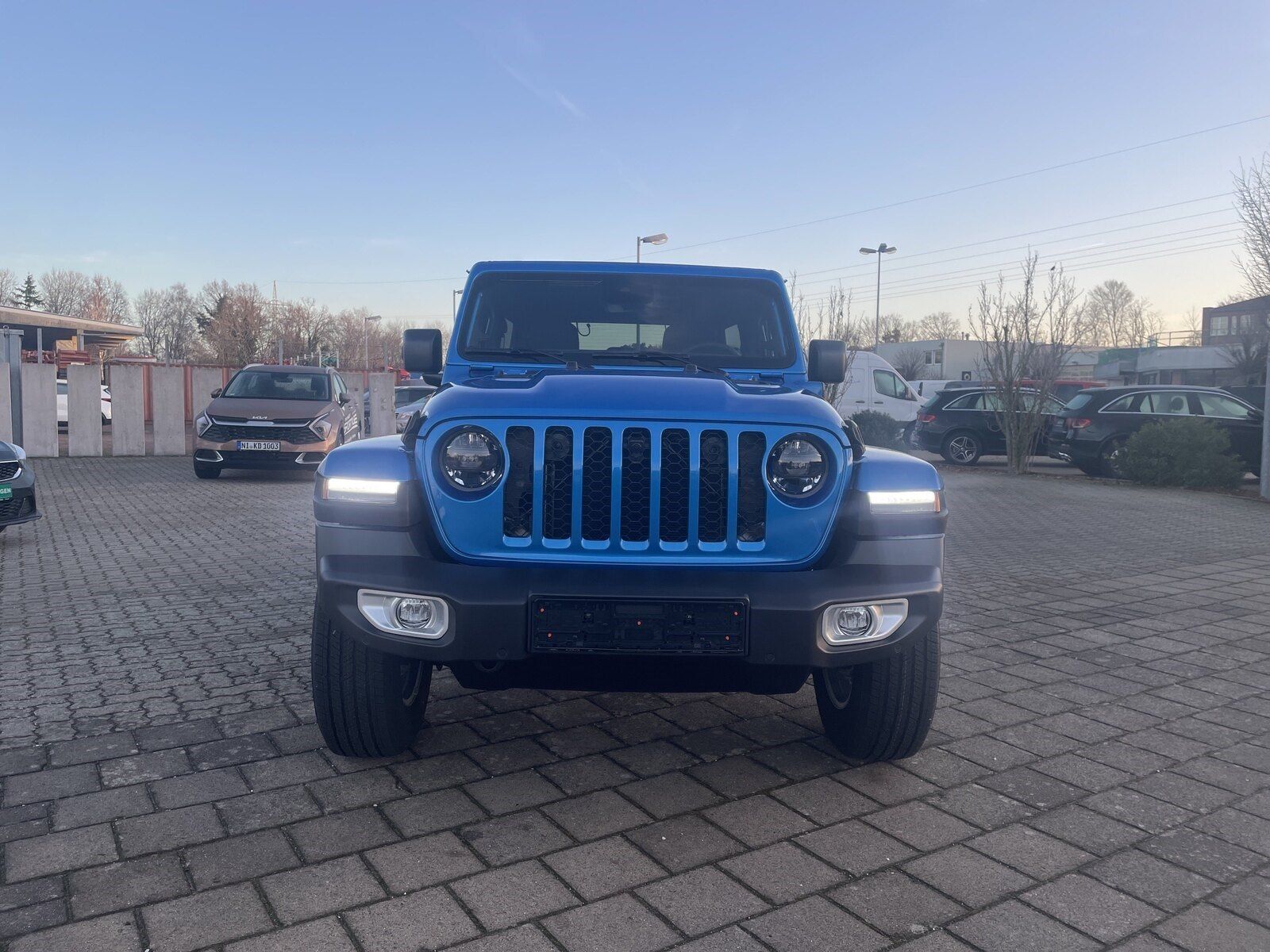 Fahrzeugabbildung Jeep Wrangler 2.0 4xe Unlimited Sahara Automatik SOFO