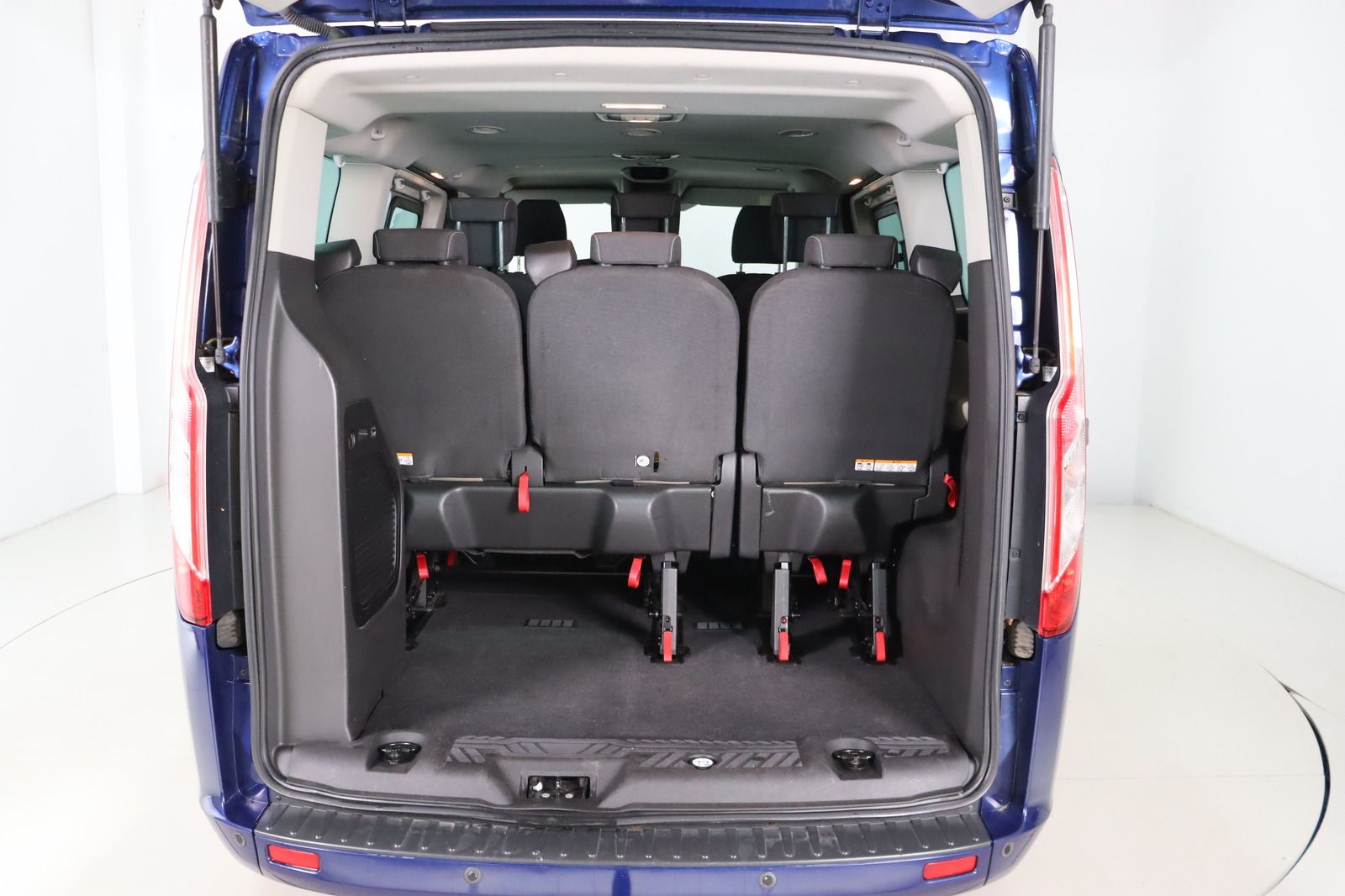 Fahrzeugabbildung Ford Tourneo Custom 2.2 TDCi * 8 Sitzplätze