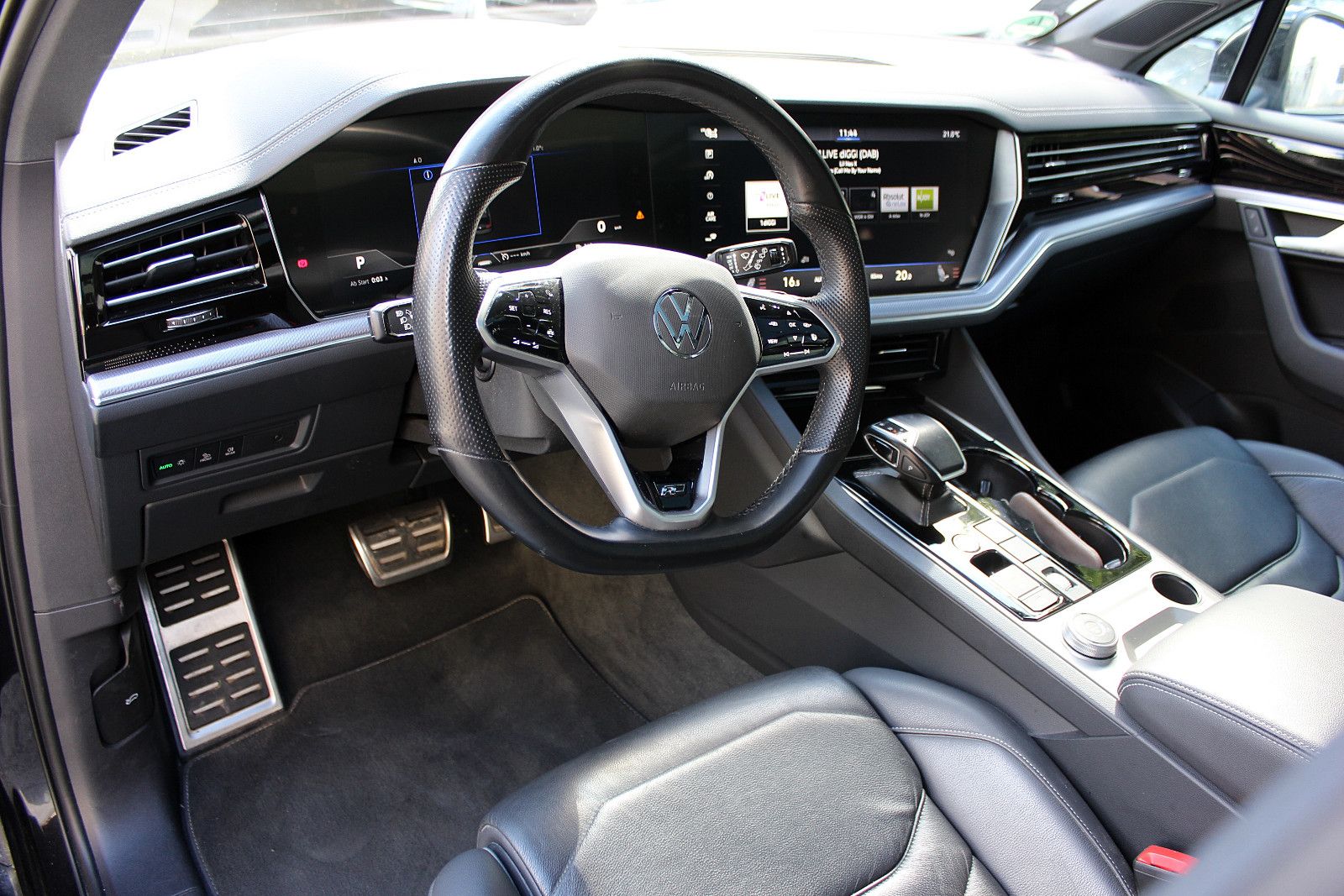 Volkswagen Touareg R-Line 4Motion LEDER PANO HUD AHK 20 foto 10