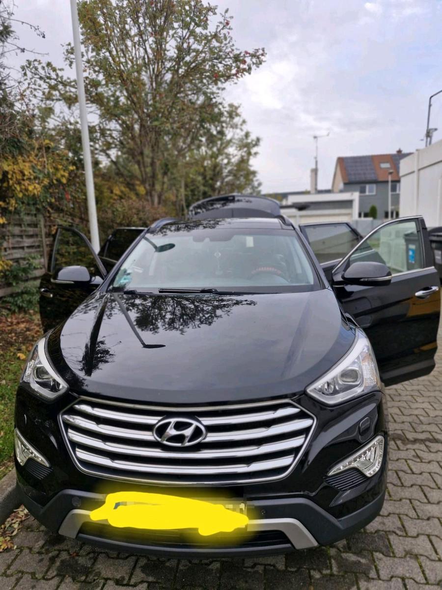 Hyundai Grand Santa Fe