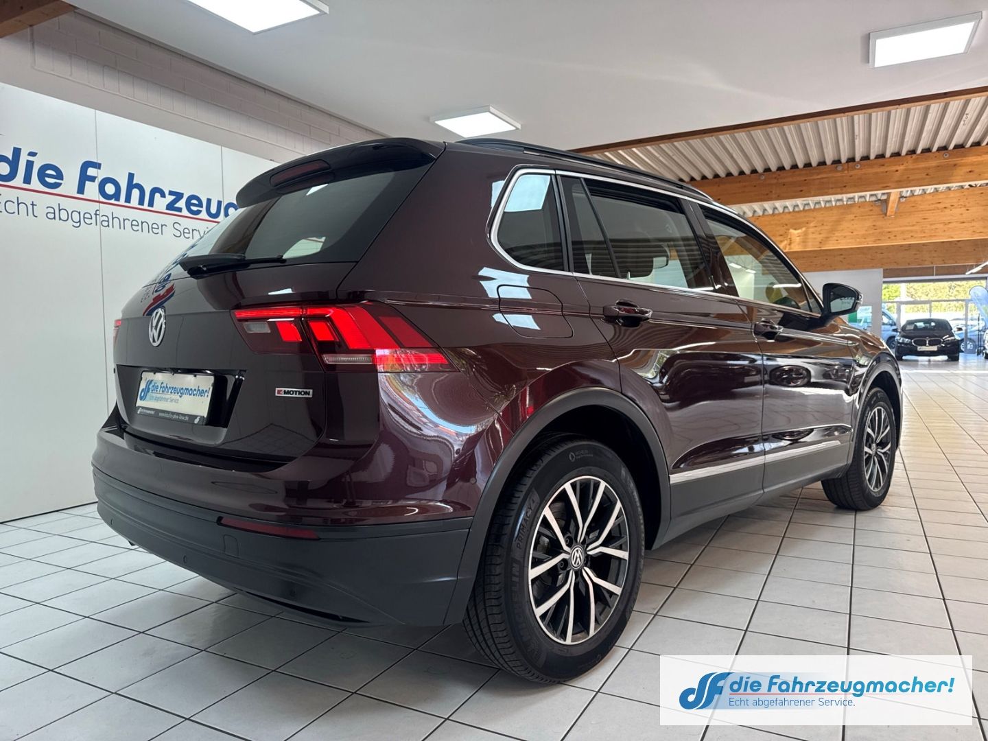 Fahrzeugabbildung Volkswagen Tiguan Comfortline BMT Start-Stopp 4Motion Navi