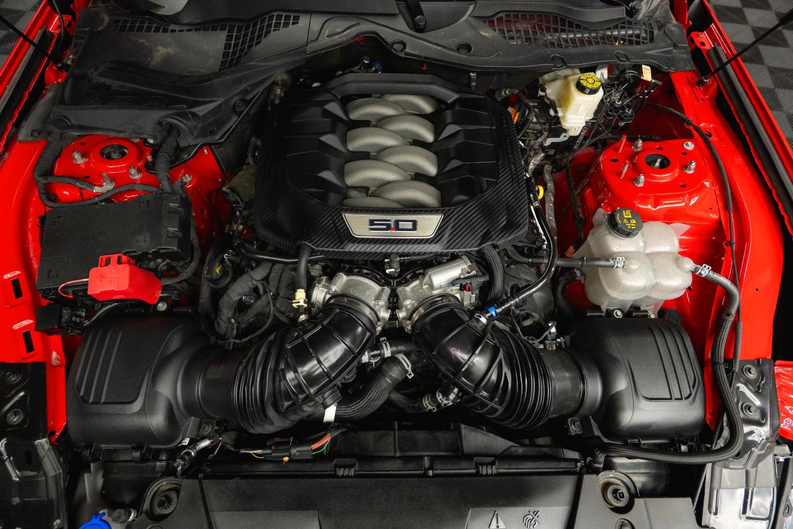 Fahrzeugabbildung Ford Mustang Fastback 5.0 TiVCT V8 Dark Horse PREMIUM