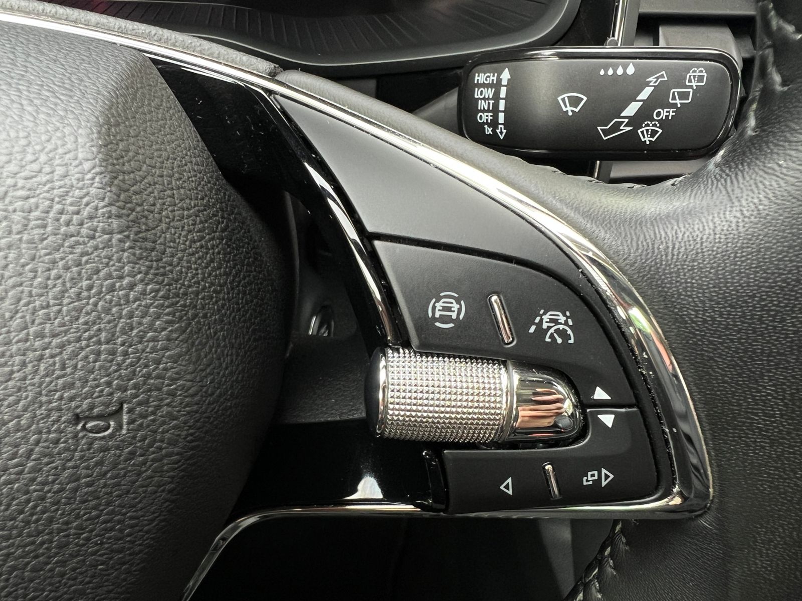 Fahrzeugabbildung SKODA Kodiaq FL L&K 2.0 TDI DSG 4x4 *AHK, LED, ACC, Co