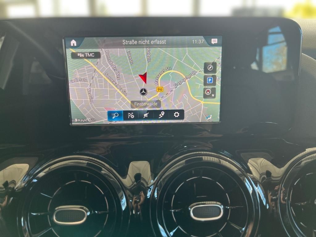 Fahrzeugabbildung Mercedes-Benz GLA 200 AUT KlimaA LED LM Navi PDC ParkAss SHZ