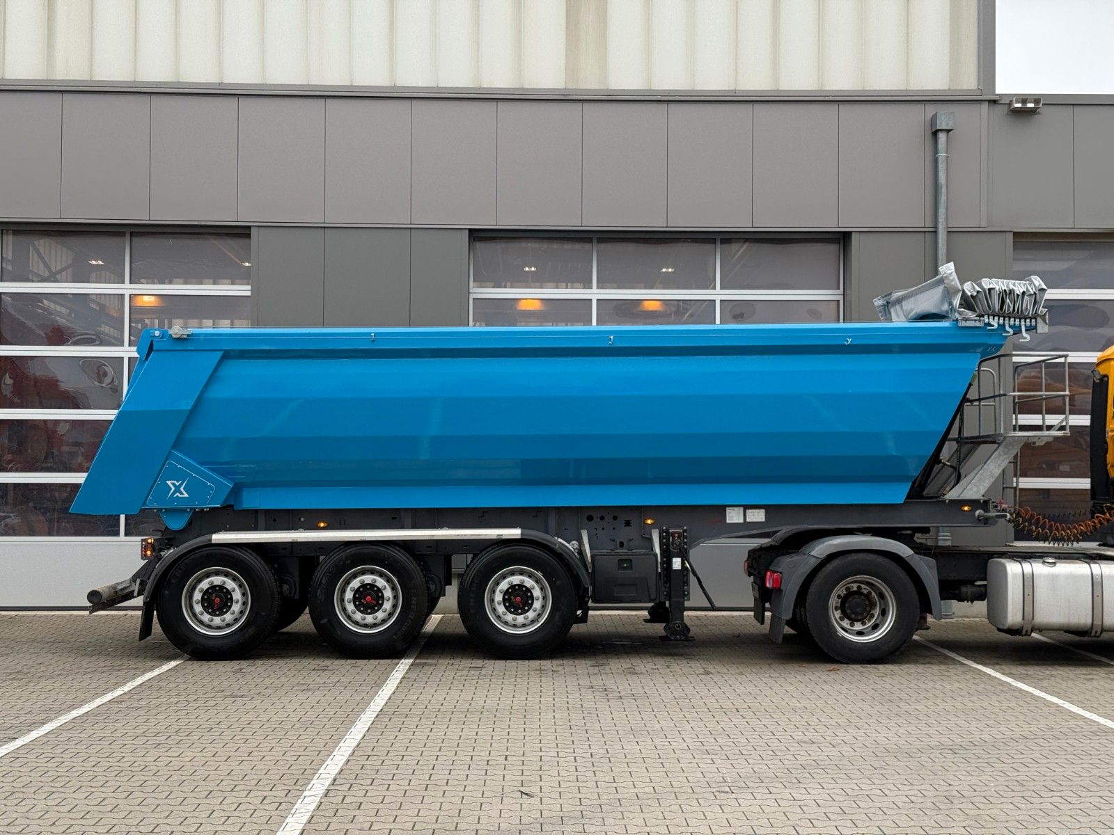 Fahrzeugabbildung Andere Euromix ATM 27 Kippauflieger Liftachse E-Verdeck