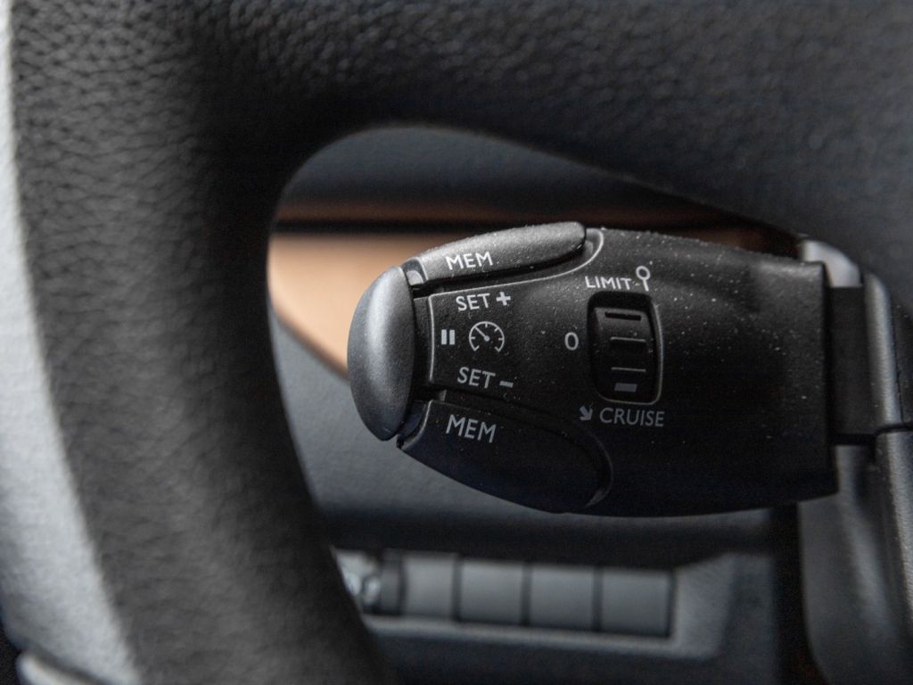 TOYOTA Proace 2,0-l-D-4D L1 (8-Si.) Autm. Verso Team De TOYOTA Proace 2,0-l-D-4D L1 (8-Si.) Autm. Verso Team De