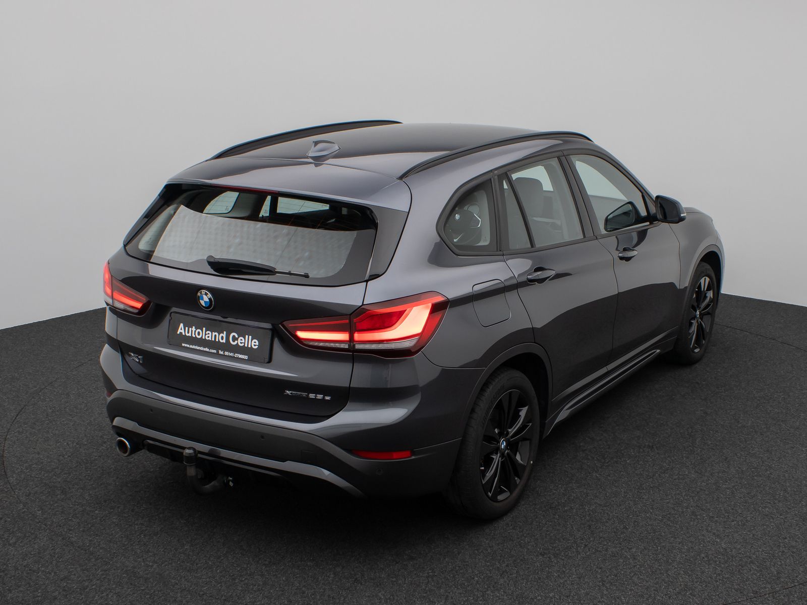 Fahrzeugabbildung BMW X1 xD25e SportLine Kamera HUD DAB HiFi AHK Alarm