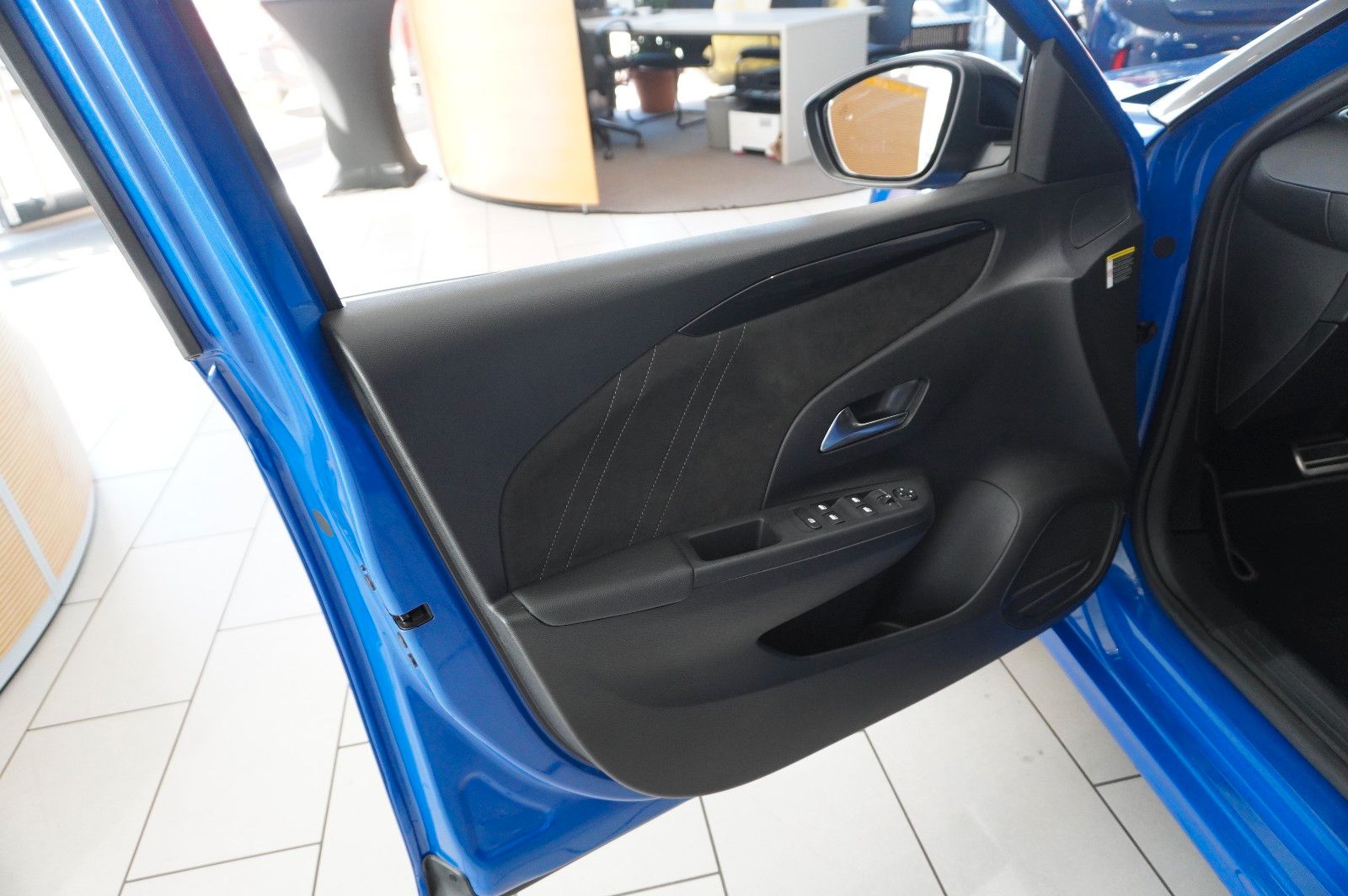 Fahrzeugabbildung Opel Corsa-e F ULTIMATE 3-PHASIG NAVI/LED/KAMERA/DAB+