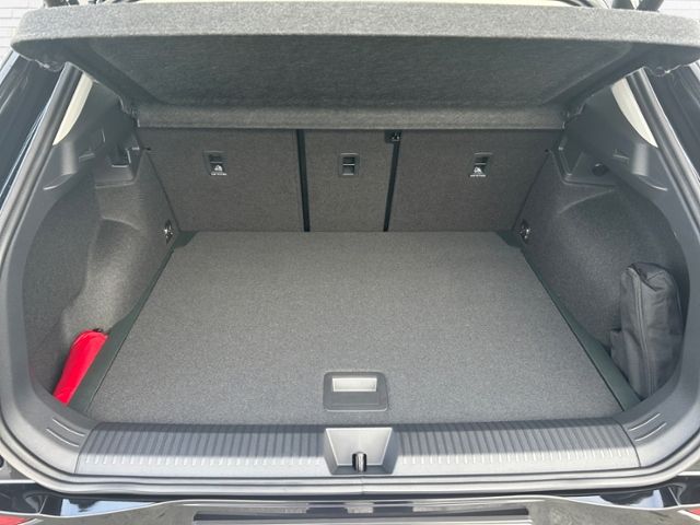 Fahrzeugabbildung Volkswagen T-Roc Style 1.5 l eTSI 116 PS DSG - NAVI*PANO*A
