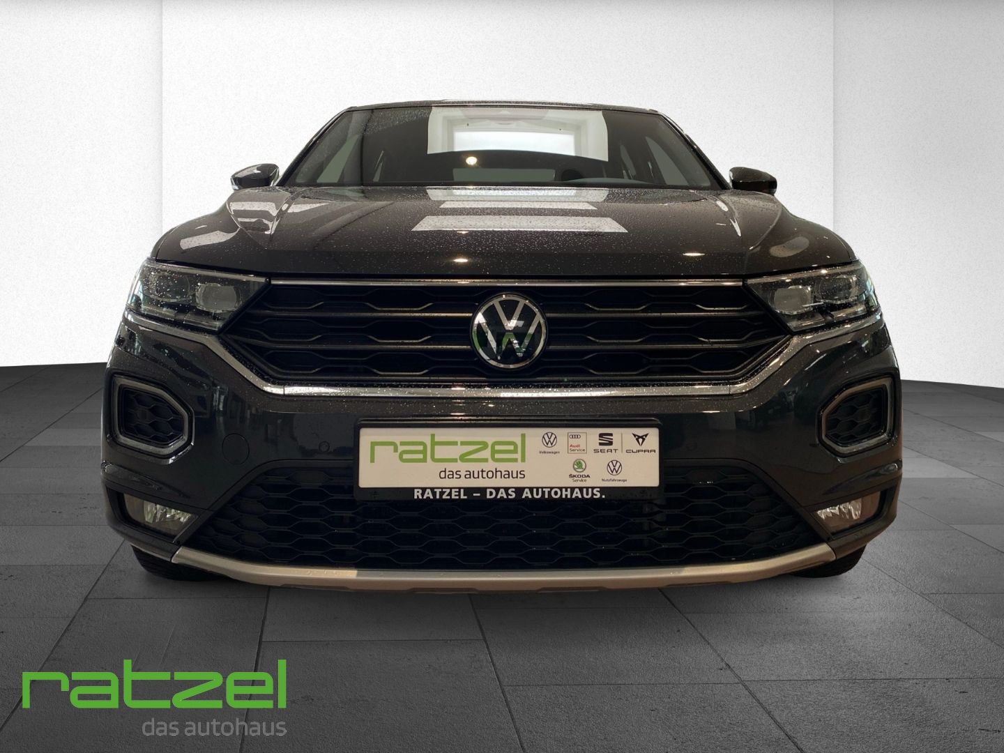 Fahrzeugabbildung Volkswagen T-Roc Sport 1.5 TSI DSG Navi LED Sperrdiff. ACC