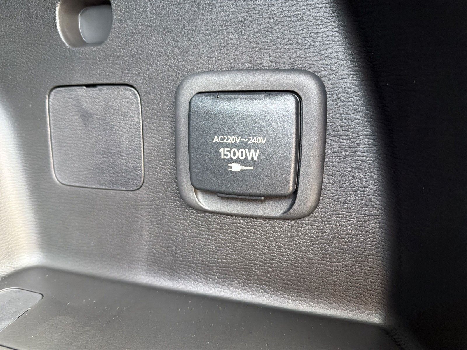 Mitsubishi Plug-in Hybrid Outlander - Bild 12