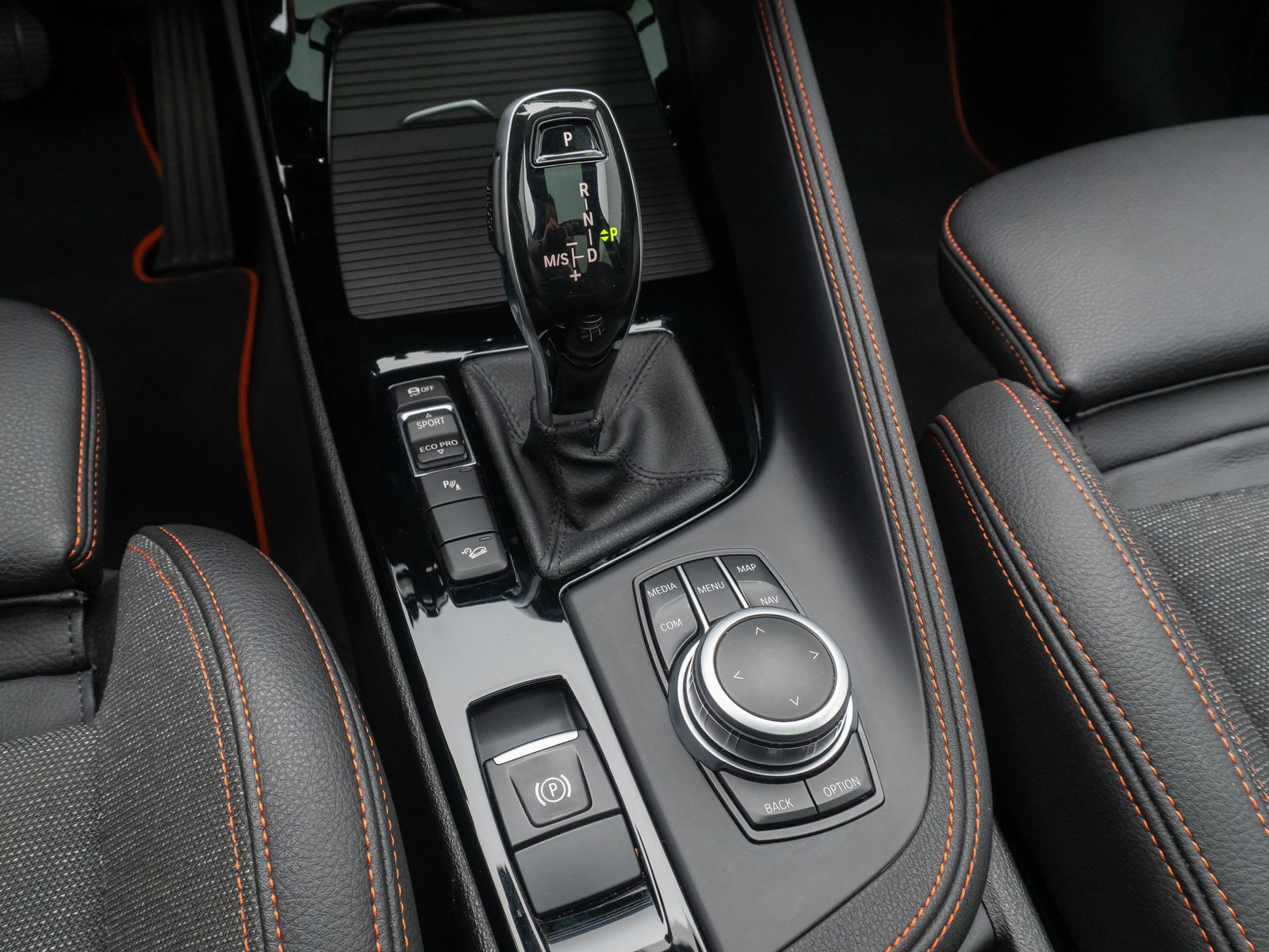 Fahrzeugabbildung BMW X1 xD20i Sport Line Panorama Parkassist DAB HiFi