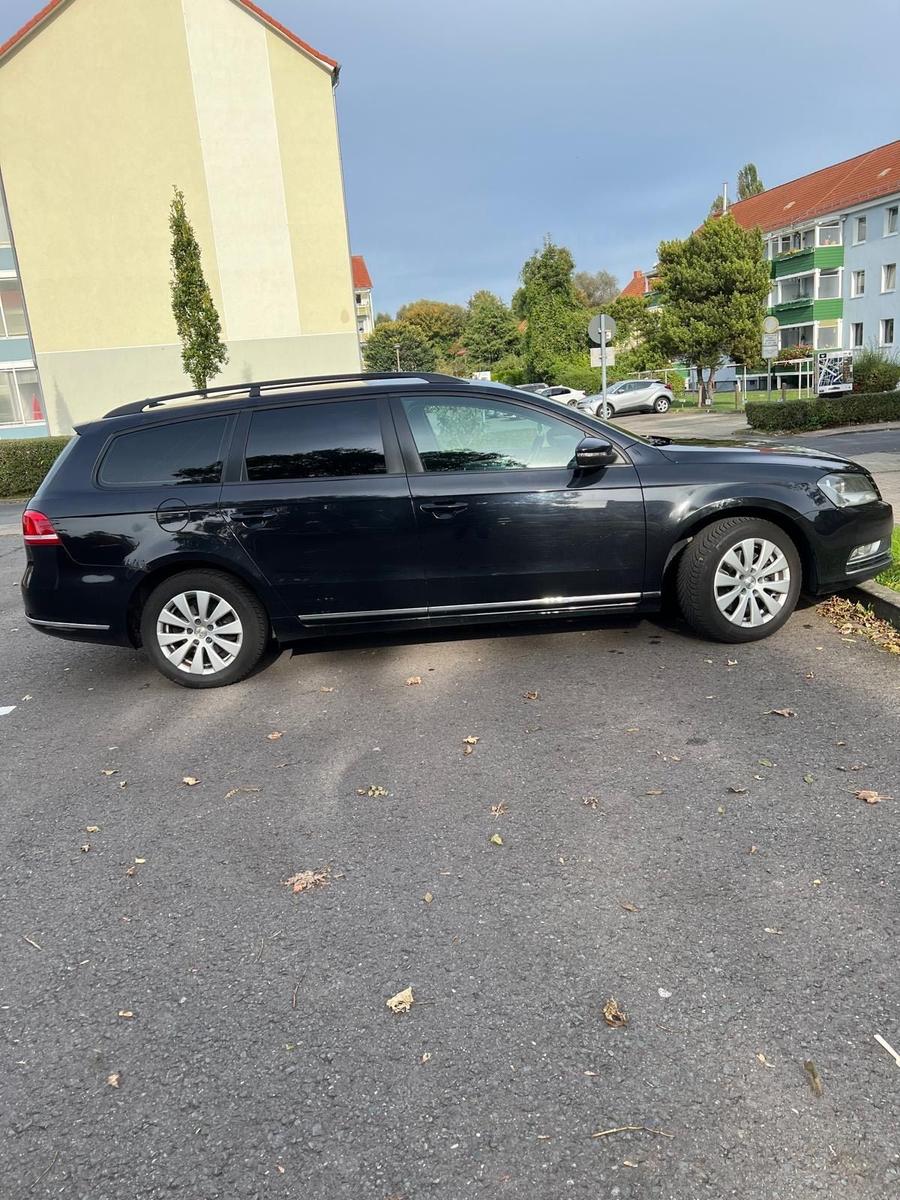 Volkswagen Passat 2011 — engine 90 HP (66kW)
