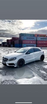 Mercedes-Benz Mercedes A45 AMG - Mercedes-Benz A 45 AMG aus 2015