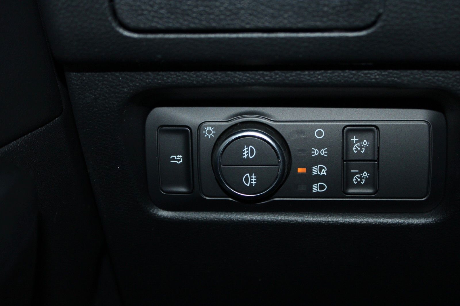 Fahrzeugabbildung Ford Ranger Platinum Automatik LEDER B&O ROLLO AHK