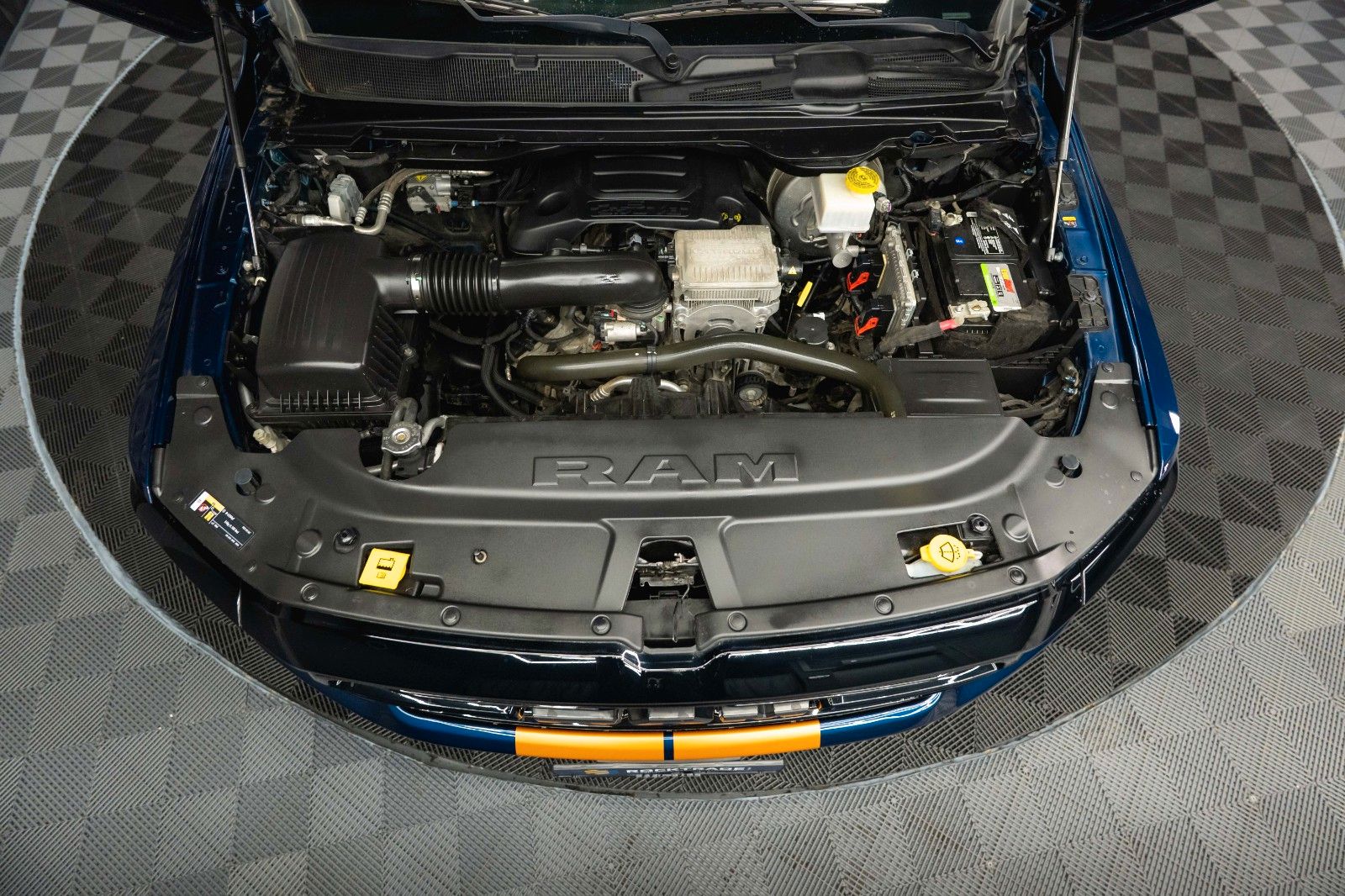 Fahrzeugabbildung Dodge RAM 5.7 V8 HEMI 4x4 OFFROAD Night-Paket *LED*19%