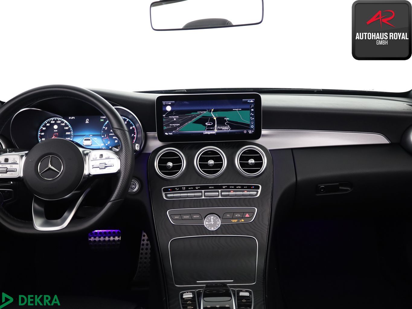 MERCEDES-BENZ C 300 Cabrio AMG NIGHT MULTIBEAM,BURMESTER,19Z.