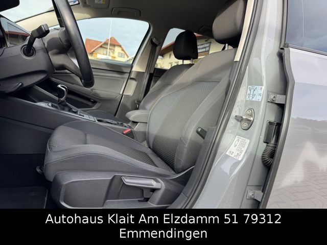 Fahrzeugabbildung Volkswagen Golf VIII Lim. United 2.0 TDI IQ.Light United