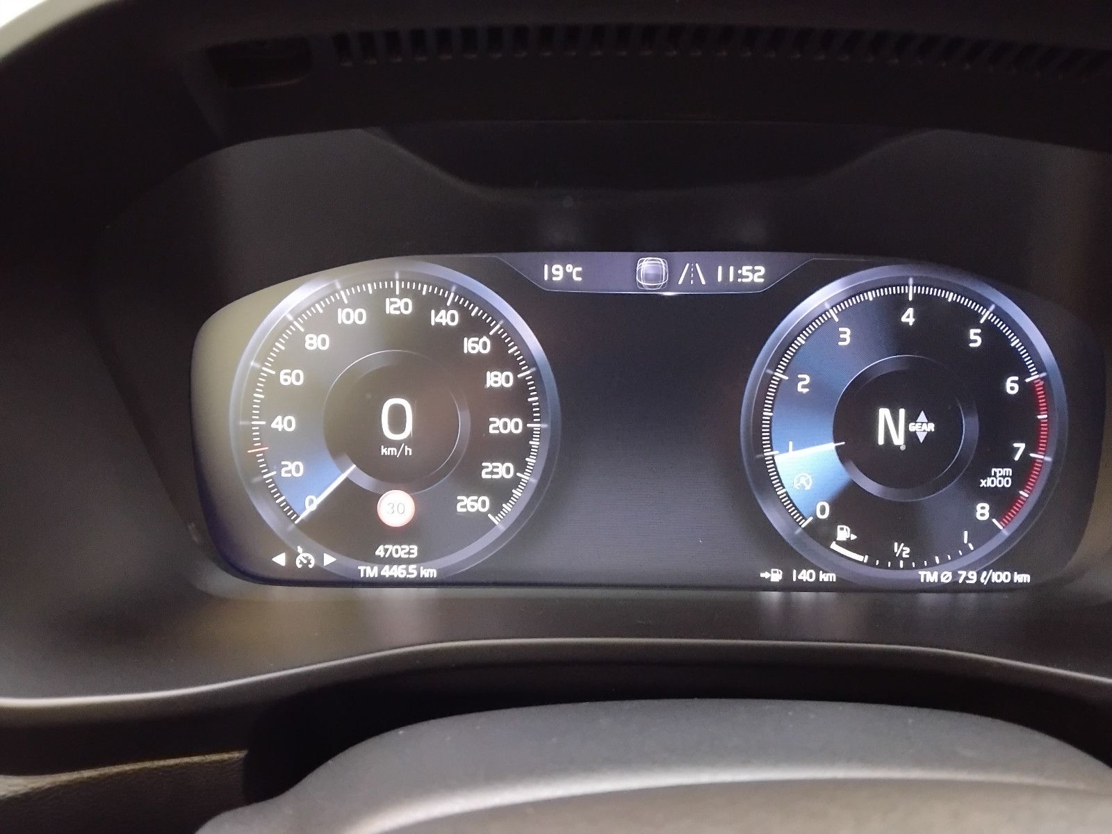 Volvo XC 40 (10/2021, Benzin)